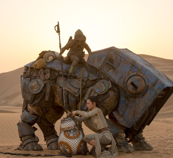 Star Wars: The Force Awakens..L to R: BB-8 w/ Rey (Daisy Ridley)..Ph: David James..?Lucasfilm 2015